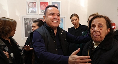 Antalya Büyükşehir Belediye Başkanı Muhittin Böcek: Gaziantep'te depremzedelerle iftar yaptı