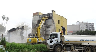 Antalya Büyükşehir Belediyesi Balbey'de ilk kazmayı vurdu 