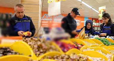 Antalya Büyükşehir Zabıtasından bayram öncesi denetim