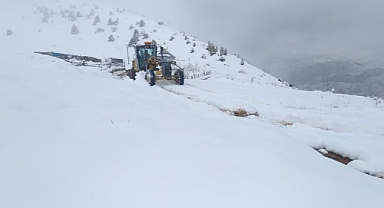 Antalya'da Nisan ayında karla mücadele çalışması