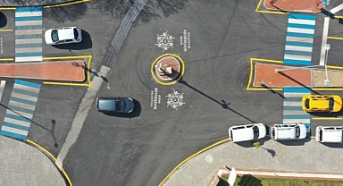 Aydın Büyükşehir Belediyesi Efeler İstasyon Caddesi’ni Yeniledi