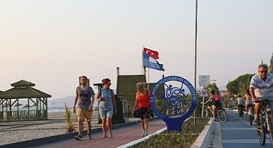 Aydın Büyükşehir Belediyesi Sahilleri Pırıl Pırıl Yapıyor