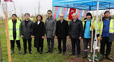 Azerbaycan ve Türkiye Kardeşliği Ormanına Haydar Aliyev'in anısına 100 fidan