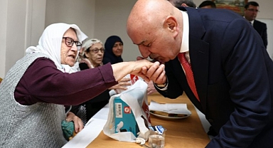 Başkan Altınok Huzurevi’ndeki Bayram Sevincine Ortak Oldu