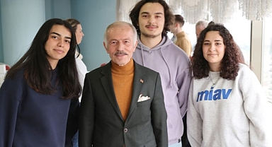 Başkan Aydıner’den stajyerlere ‘tatlı sürpriz’