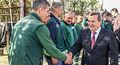 Başkan Batur şantiyelerde işçiyle bayramlaştı