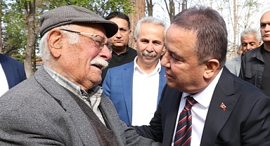 Başkan Böcek Kadir Gecesi'ni Elmalı'da geçirdi