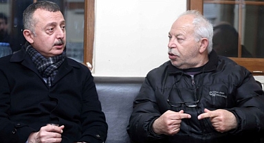 Başkan Büyükakın, Adalet Taksi durağında iftarını açtı