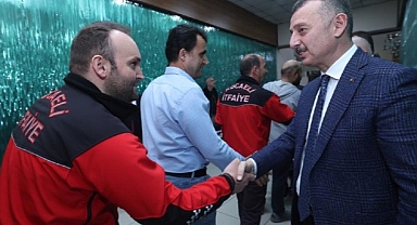 Başkan Büyükakın, Büyükşehir personeliyle bayramlaştı