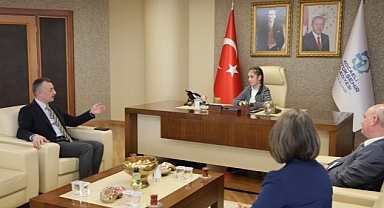 Başkan Büyükakın, makamını 4. sınıf öğrencisi Yayla’ya bıraktı