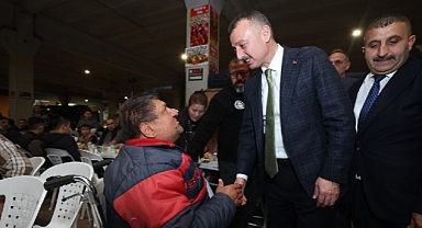 Başkan Büyükakın pazarcı esnafıyla iftarda buluştu