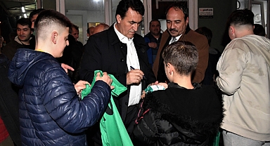 Başkan Dündar’a çocuklardan yoğun ilgi