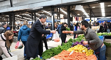 Başkan Kocaman Pazar Alışverişinde
