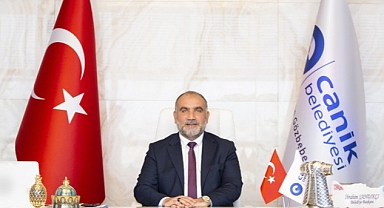 Başkan Sandıkçı: “Kadir gecesi, feyz ve bereketiyle bizlere gelen, af ve mağfiret kapılarının ardına kadar açıldığı gecedir”