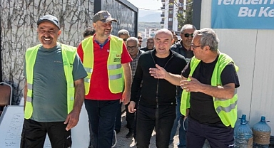 Başkan Soyer Hatay'da İzmir Dayanışma Gönüllüleri'ni ziyaret etti