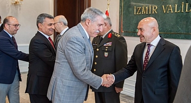 Başkan Soyer valilikteki bayramlaşma törenine katıldı