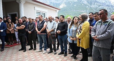 Başkan Topaloğlu belediye personeli ile bayramlaştı