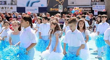 Bergama 23 Nisan'ı coşku ile kutladı