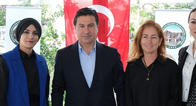 Bodrum Belediye Başkanı Ahmet Aras, ilçede faaliyet göstermeye başlayan Bodrum Karslılar Kültür ve Dayanışma Derneği’ni ziyaret etti