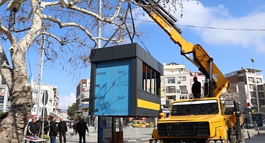 Burhaniye Belediyesi tarafından ilçedeki taksi durakları değiştiriliyor