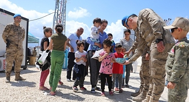 Büyükşehir, bayramda Defne'ye mutluluk taşıdı