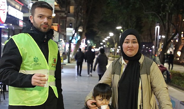 Büyükşehir'den Kocaelililere şerbet ikramı