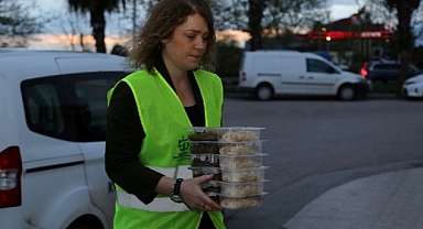 Büyükşehir'den minibüsçülere sıcak iftarlık