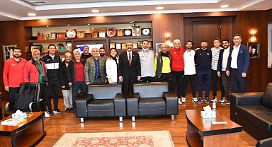 Depremden etkilenen çocuklar için futbol turnuvası