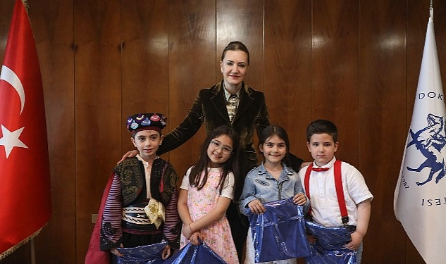 DEÜ'nün Başarılı Miniklerinden Rektör Hotar'a Ziyaret