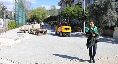 Efes Selçuk'ta Çalışmalar Sürüyor, Cumhuriyet Mahallesi'nde Yollar Yenileniyor