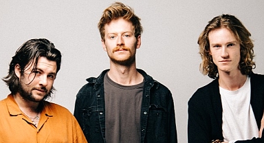 Elektronik Müziğe Yepyeni Bir Boyut Kazandıran Kerala Dust, Yeni Albümleri “Violet Drive” Turnesiyle Zorlu PSM’de!