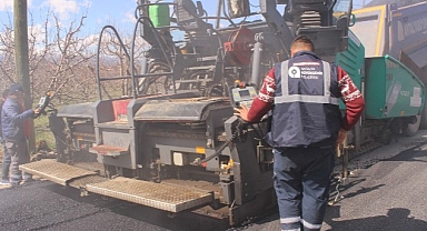 Elmalı'da sıcak asfalt çalışması