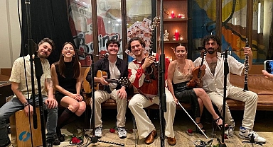 Evrencan Gündüz ve Naz Özgülüş'ün Yeni Şarkısı 