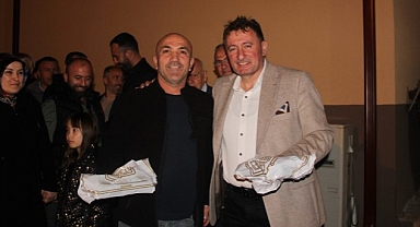 Ferizli Belediye Başkanı İsmail Gündoğdu, Ferizli Belediyesi çalışanlarıyla bir araya geldiği bayramlaşma programında birlik ve beraberlik mesajı verdi