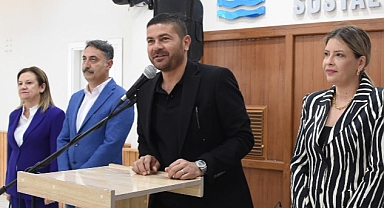 Foça Belediye Başkanı Fatih Gürbüz, belediye çalışanlarının Ramazan Bayramı’nı kutladı