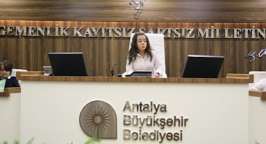 Gençlik Meclisi'nde koltuklara çocuklar oturdu