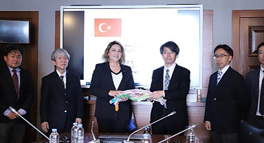 Hiroşima mağduru Japon kız Sadako’nun bin turna kuşlu origami dileği Türk depremzedelere