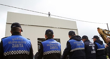 Kaçak yapıyı yıktırmamak için canını hiçe saydı