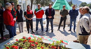 Kadızade Zühtü Işıl Mezarı Başında Anıldı