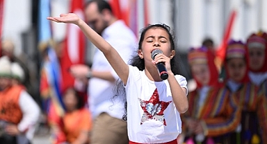 Kartepe Kent Meydanı’nda 23 Nisan Coşkusu