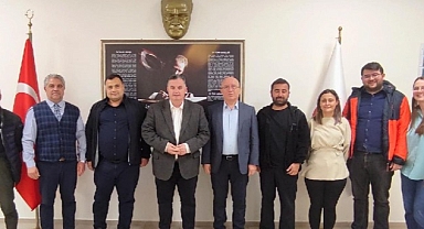 Kınık Belediye Başkanı Dr. Sadık Doğruer iftarda meslektaşlarıyla buluştu