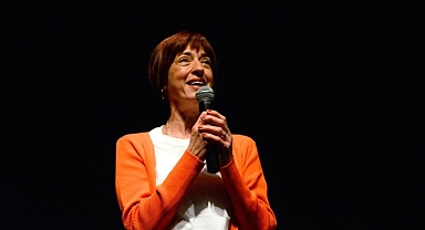 Kitabını okudukları yazarla buluştular