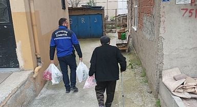 Kocaeli Büyükşehir Zabıtası, Selahattin Amca ve Güler Teyze'yi yolda bırakmadı