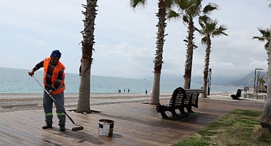 Konyaaltı Sahil Projesi'nde yaz sezonu hazırlığı başladı