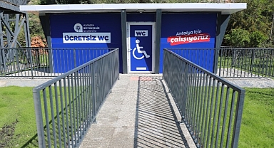 Konyaaltı Sahili'nde tuvaletlerin sayısı artırıldı 