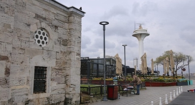 Kuşkonmaz Camii Bitişiğindeki Kafe-Konduları Yıktırmıyorlar