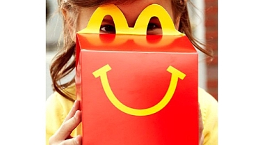 McDonald’s’tan afetzede çocuklara 23 Nisan hediyesi