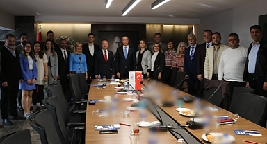 Milletvekili Adayları Genç Girişim ve Yönetim Derneği’ni ziyaret etti