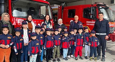 Nevşehir Belediyesi İtfaiye Müdürlüğü, çeşitli okullardan gelen öğrencileri ağırlıyor