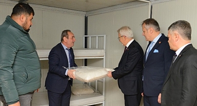 Nilüfer Belediyesi Samandağ’a 40 konteyner daha gönderdi